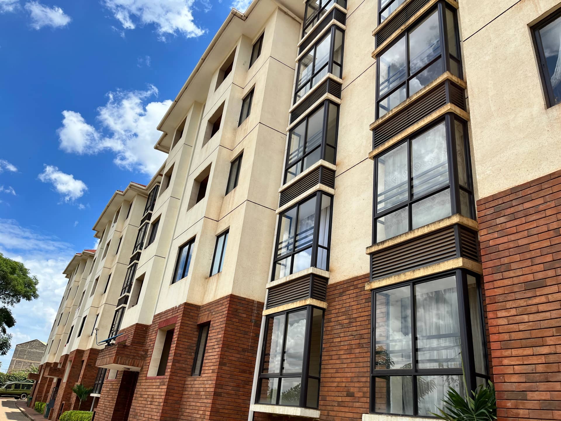 Jacaranda Gardens (kahawa west)
