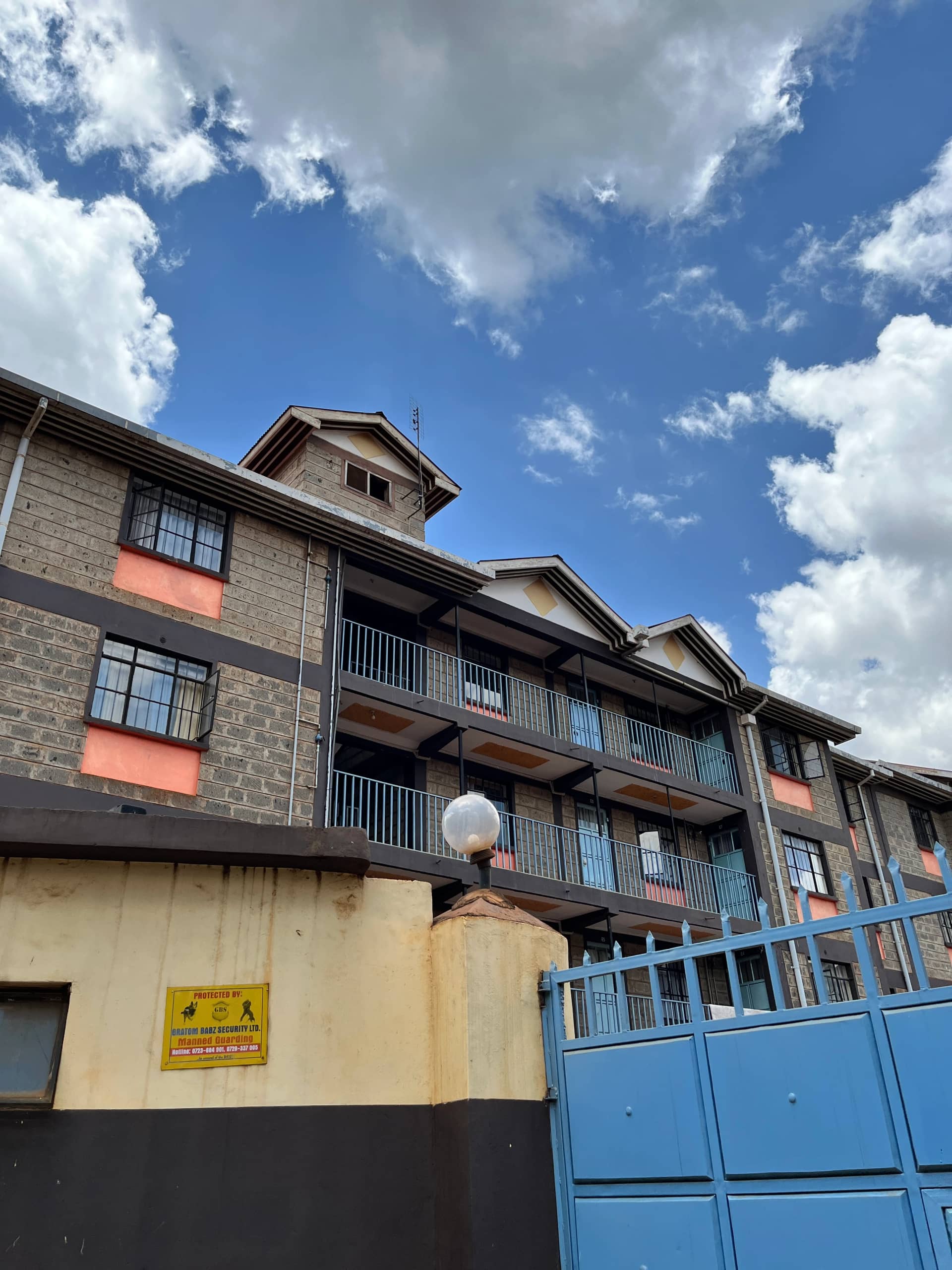 Manjo Apartments