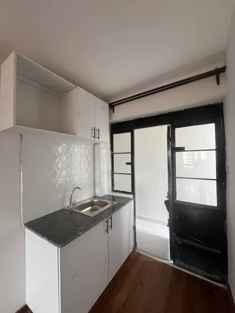 Studio / Bedsitter