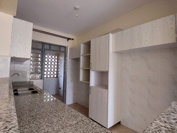 2 Bedroom Apartments for Rent in Kahawa Wendani. Videos & virtual tours available. Walking distance to the road. Rent: 39,000 Reemio