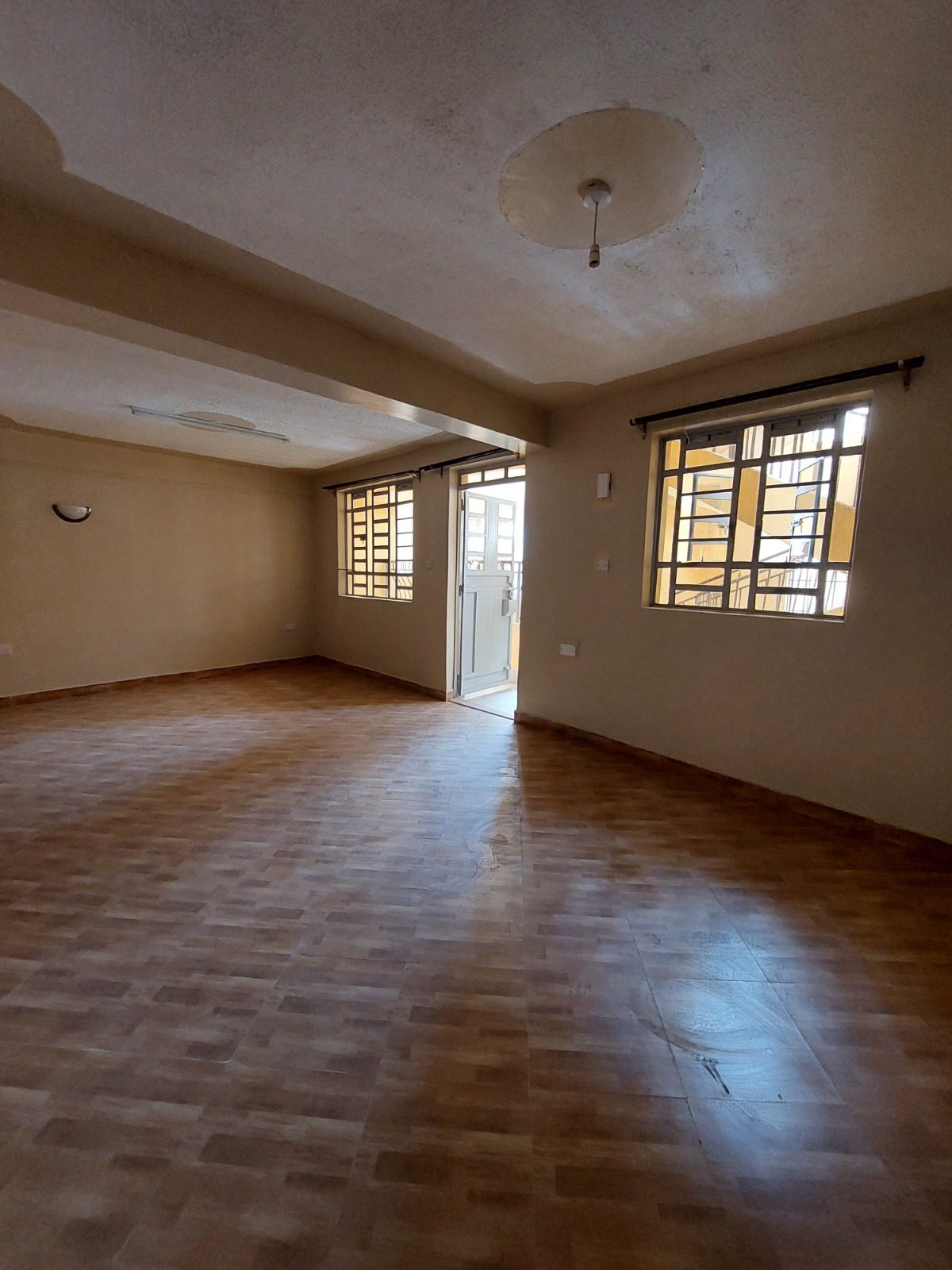 3 Bedroom Apartment for Rent in Komarock– Sosian Estate, Nairobi (Near Shujaa Mall). Rent 40,000. Watch virtual tour and video tour for free.