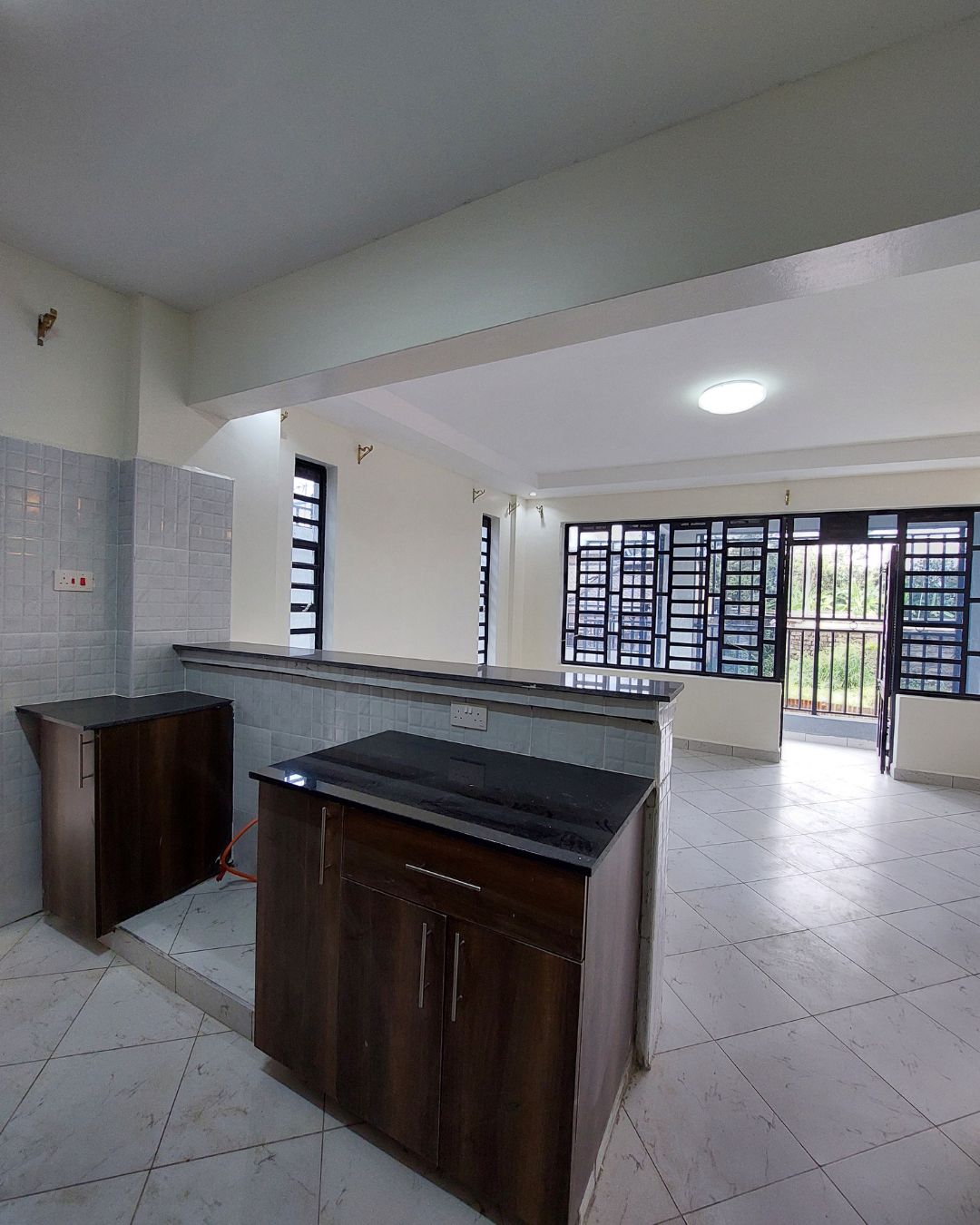 2 Bedroom Apartment For Rent in Ruiru, Gwa Kairu – Ksh 30,000. Watch free videos & virtual tours of the house here.