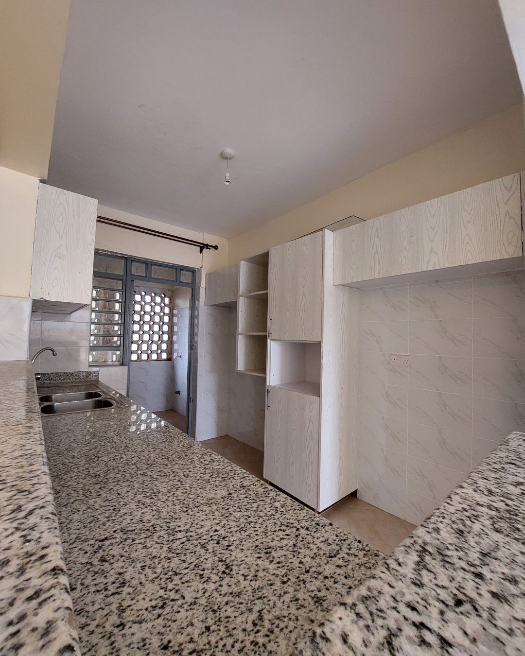 2 Bedroom Apartments for Rent in Kahawa Wendani. Videos & virtual tours available. Walking distance to the road. Rent: 39,000 Reemio