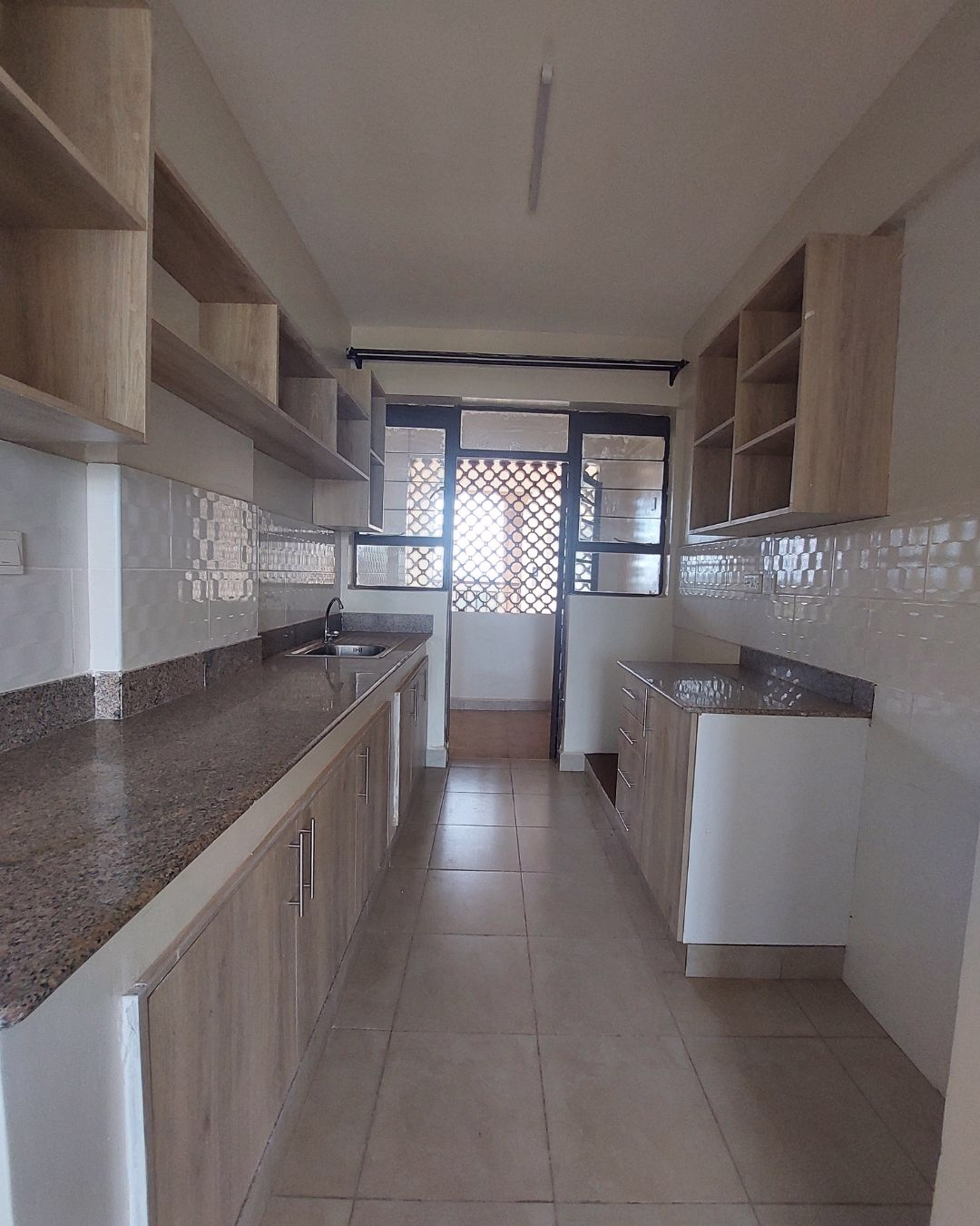 3 Bedroom Apartment for Rent in Thindigua, Kiambu Road – Ksh 50,000. Watch free videos & virtual tours of the house here. Reemio