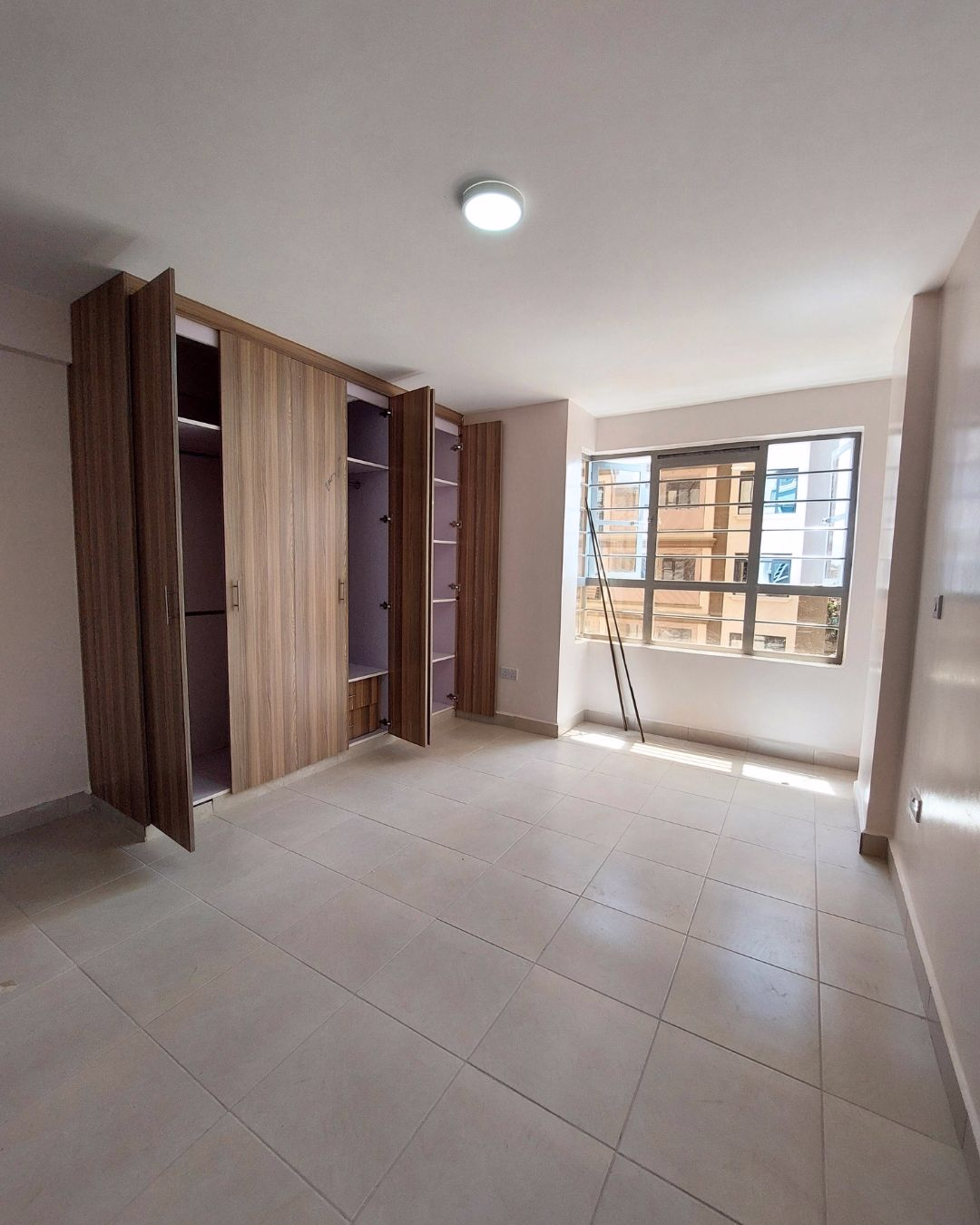 2 Bedroom Apartment for Rent at Charred Oak, OJ Membley – Ksh 34,000. Watch free videos & virtual tours of the house here. Reemio