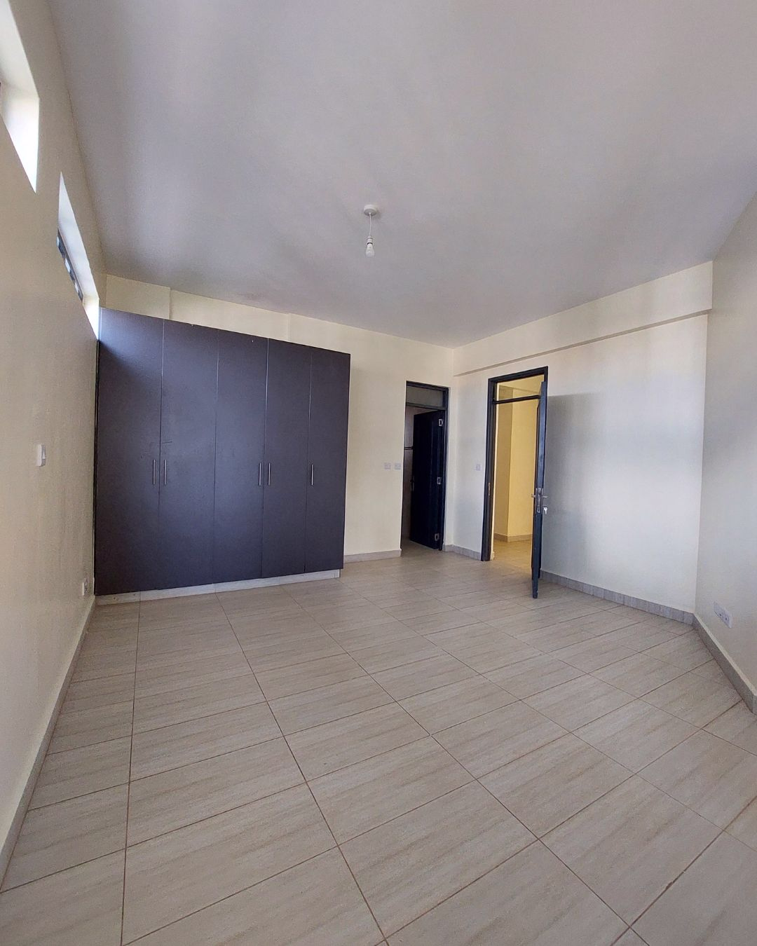 2 Bedroom All Ensuite Apartment – Magic Dash Apartments, Ruaka | Ksh 55,000. Watch free videos & virtual tours of the house here.