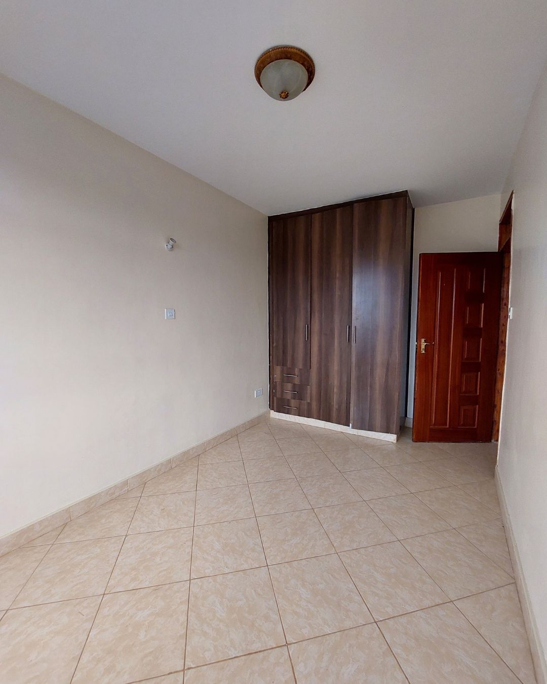 Spacious 2 Bedroom Apartment for Rent – Mirema, Nairobi. Videos & virtual tours available. Rent: KSh 36,000/month Reemio