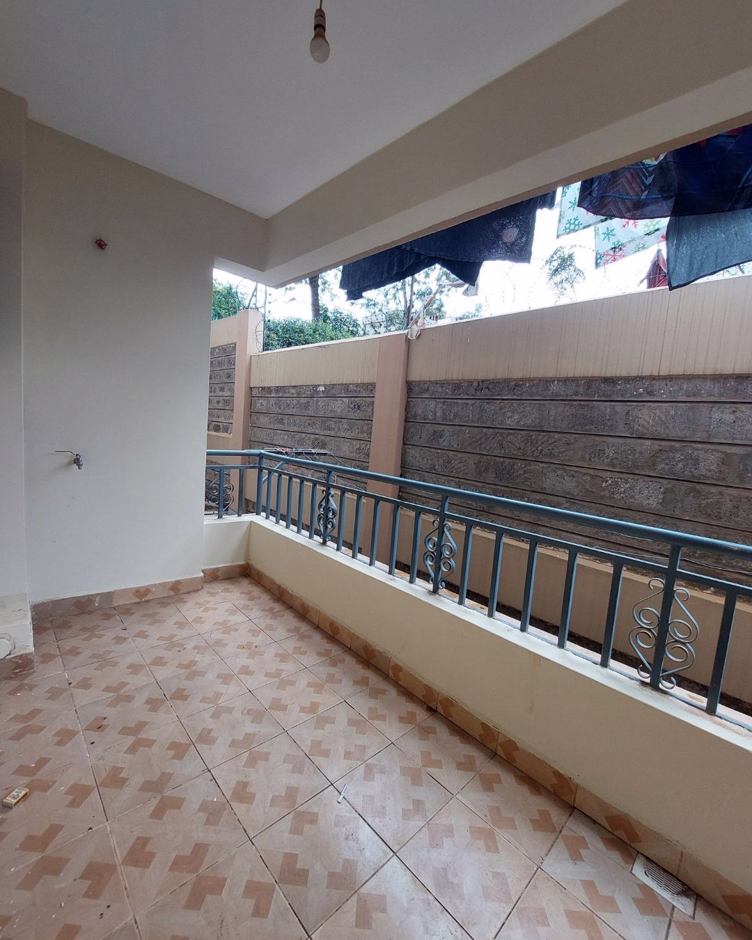 The Yacht 2 Bedroom Apartment for Rent in Thindigua, Kiambu Road – Ksh 35,000. Watch free videos & virtual tours of the house here.