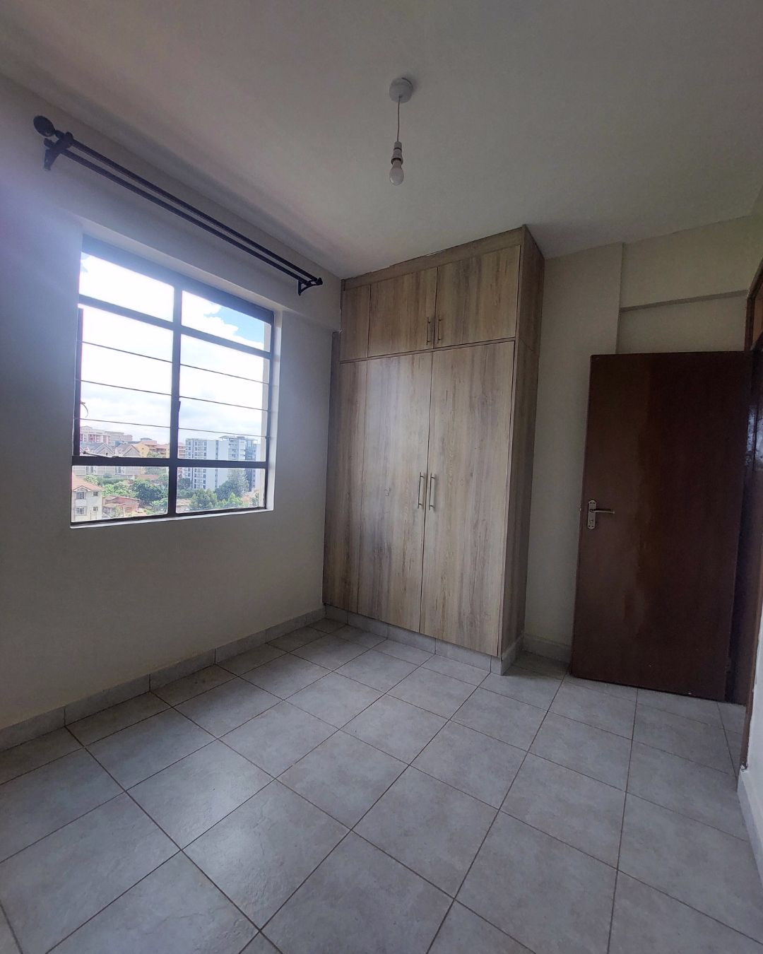 1 Bedroom Apartment for Rent in Thindigua, Kiambu Road – Ksh 30,000. Watch free videos & virtual tours of the house here. Reemio