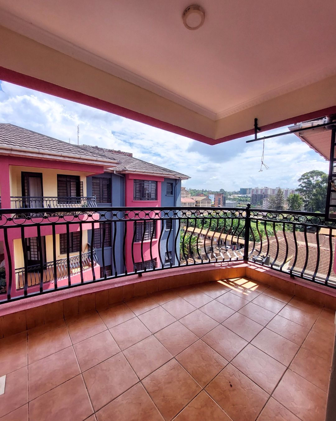2 Bedroom Apartment for Rent in Thindigua, Kiambu Road – Ksh 50,000. Watch free videos & virtual tours of the house here. Reemio