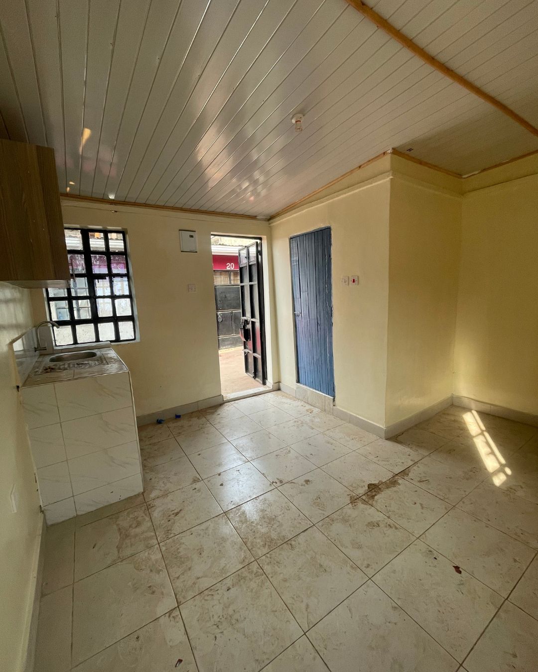 Bedsitter for Rent in Homeland, Thika Road – Ksh 10,000 (near Total Petro Station). Watch virtual tour and video house tour for free here.