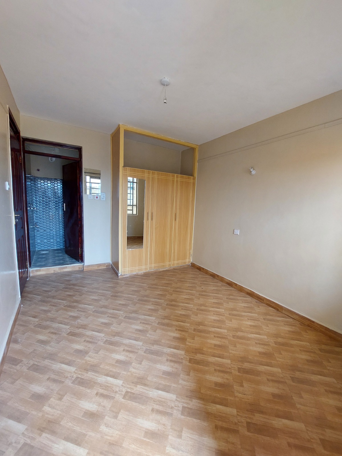 3 Bedroom Apartment for Rent in Komarock– Sosian Estate, Nairobi (Near Shujaa Mall). Rent 40,000. Watch virtual tour and video tour for free.