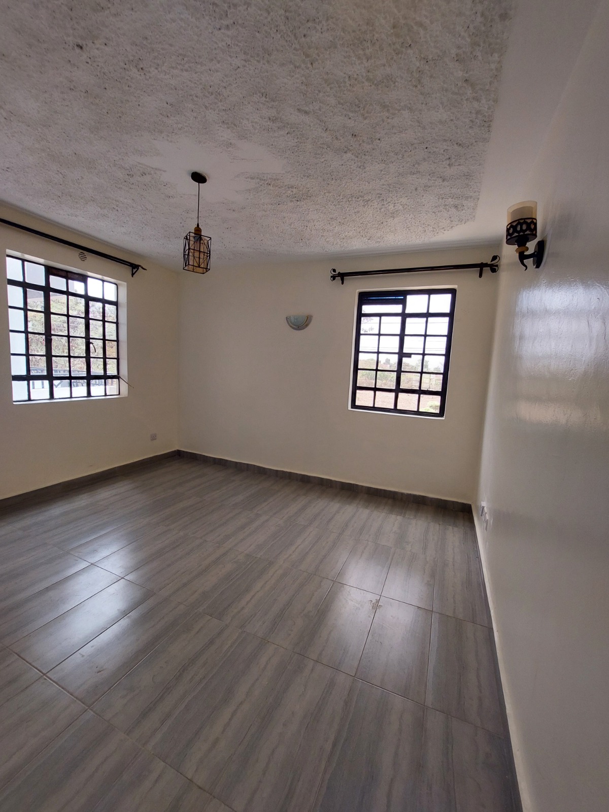 1 Bedroom Apartment for Rent – By Grace Apartment, Kamakis (Eastern Bypass). Rent: 20,000. Watch virtual tour and video tour for free here.