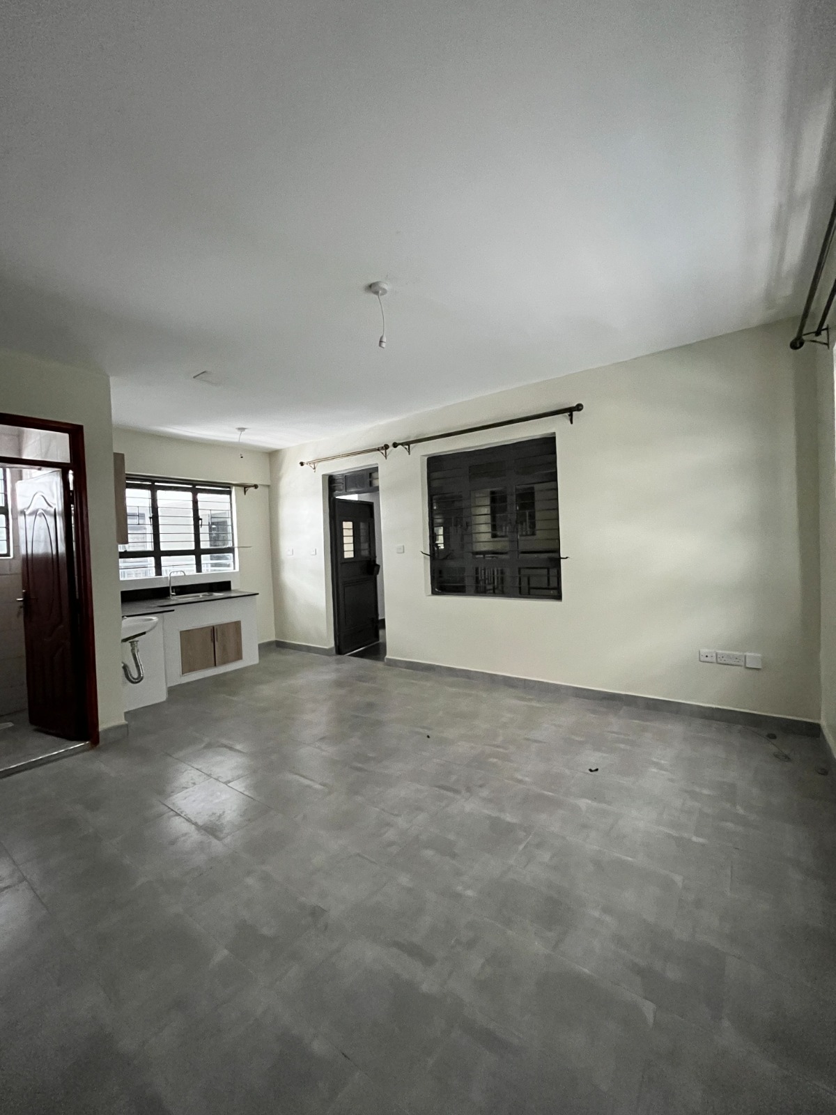 WhatsApp Image 2025-10-29 at 04.31.43 (2) Fahrenheit 100° – Studio Apartment in Toll (Near Shell Petrol Station)