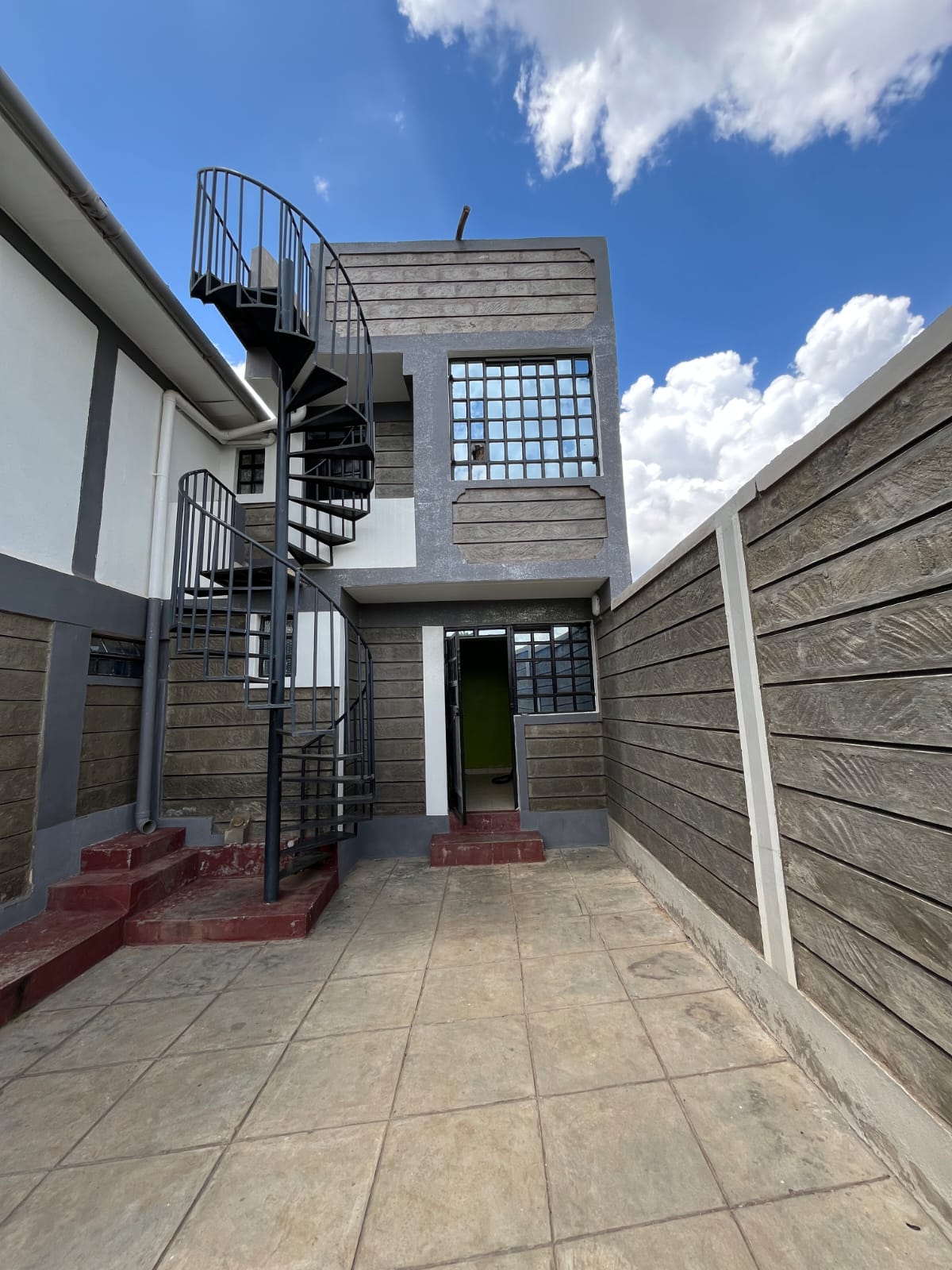 WhatsApp Image 2025-11-27 at 05.16.16 (9) 5 Bedroom House for Sale – Mwihoko (Near Mwihoko Secondary)