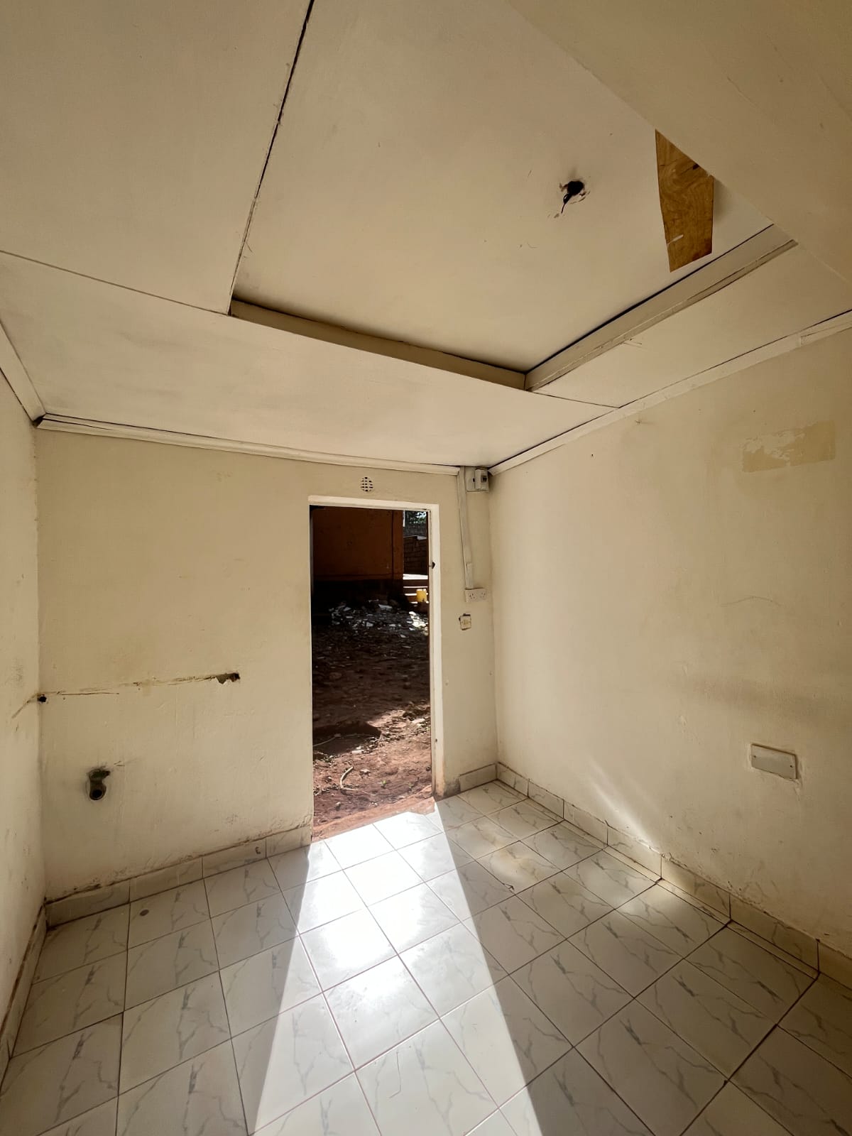 Hannah's Commercial Space for Rent – Muthiga