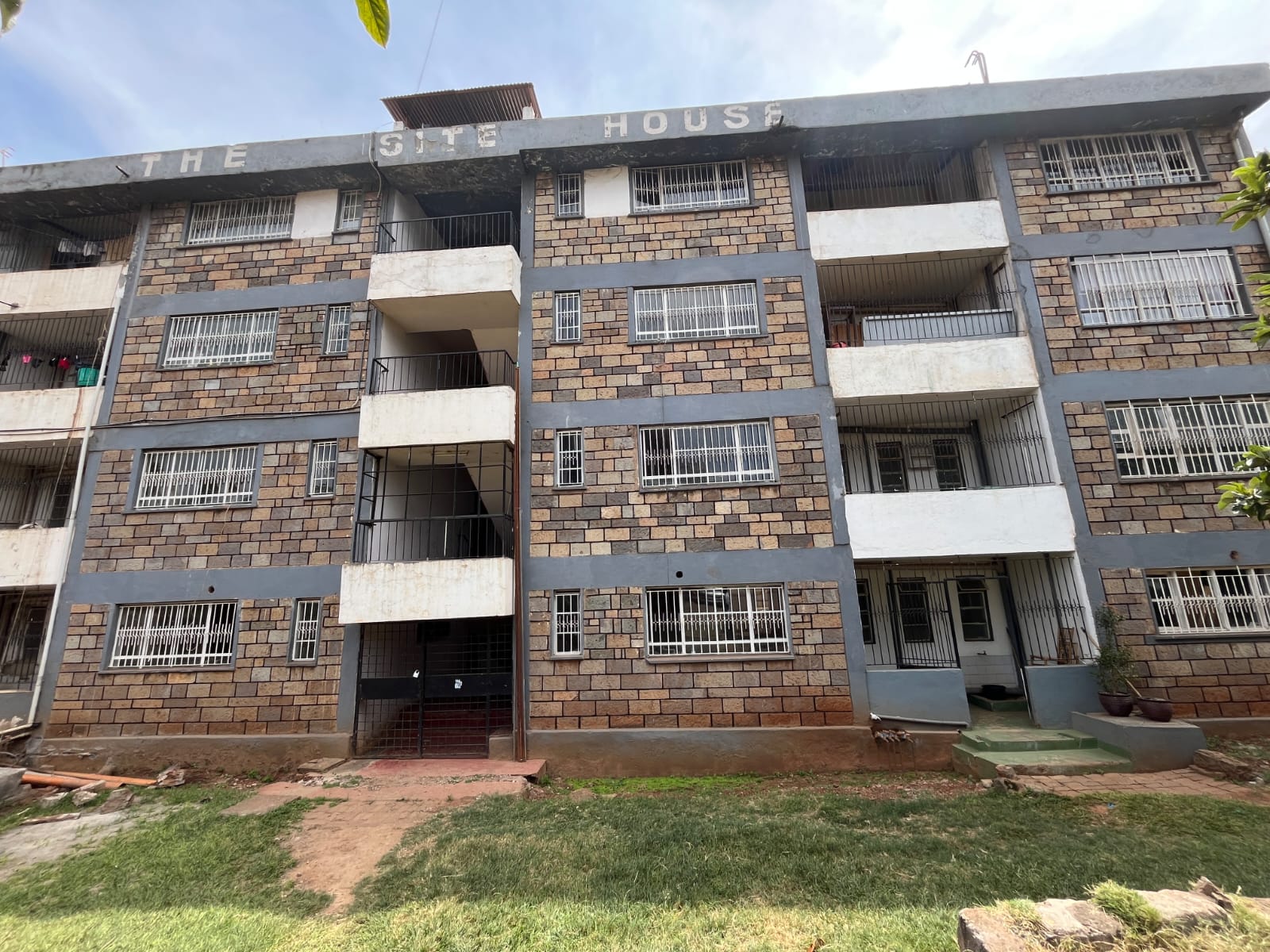 WhatsApp Image 2026-02-03 at 10.52.53 The Site House 2 Bedroom Apartment for Rent near Loree Heights, Garden Estate Road, Roasters (#10330012602)